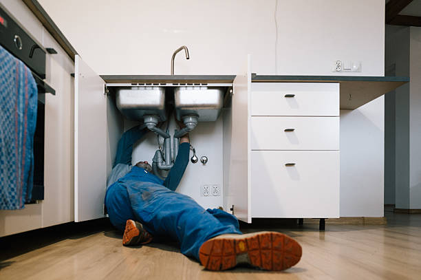 Professional Emergency Plumber technician working in East Glastonbury, CT